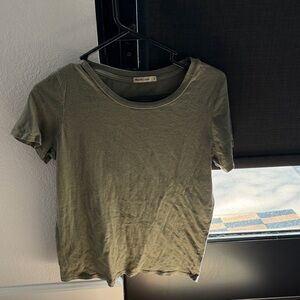Marine Layer Short Sleeve Tee in Olive Size Small